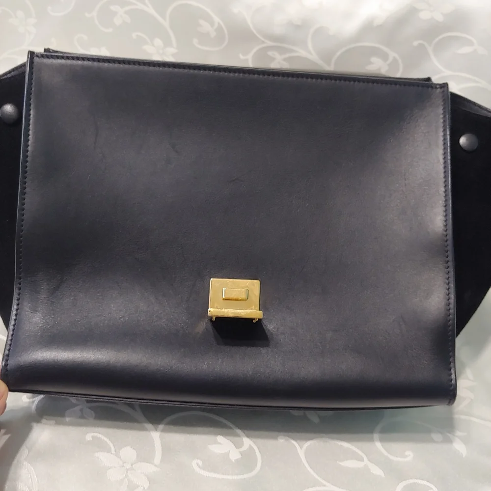 Celine Croc Embossed Medium Trapeze - Picture 11 of 16